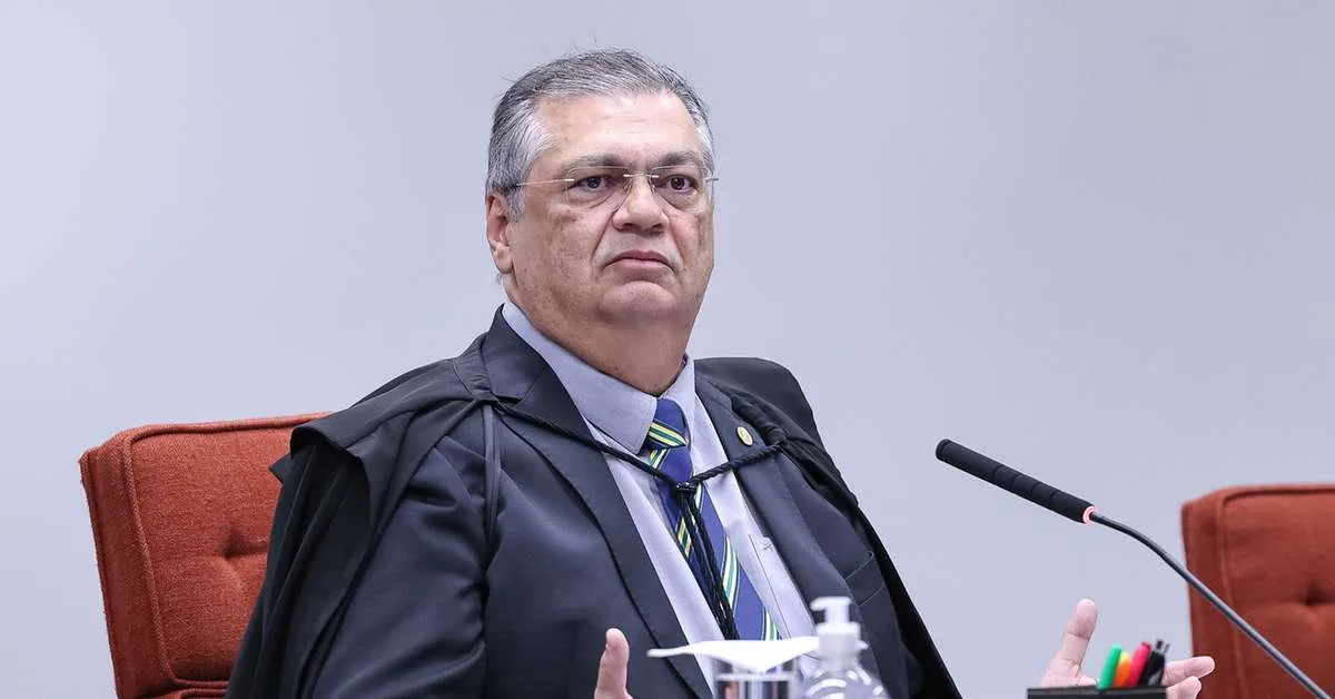 Dino anula afastamento e reconduz Andrei Rodrigues à direção da PF