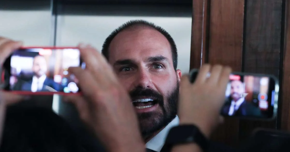 Ministério da Justiça demite Eduardo Bolsonaro do cargo de escrivão da PF