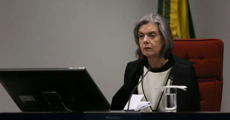 Cármen Lúcia rejeita unir casos de Moraes e Mendonça no Banco Master