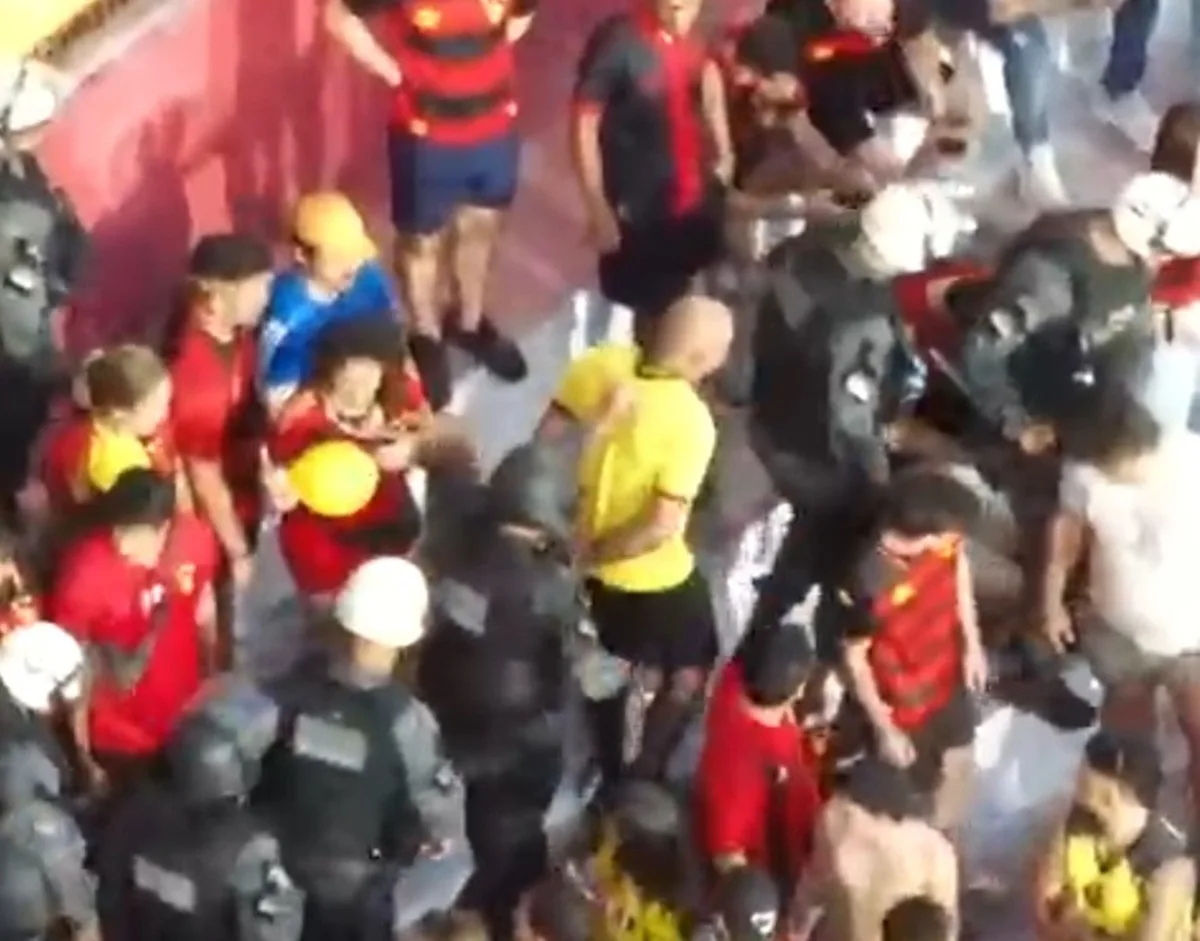 Dois torcedores são presos durante clássico entre Náutico e Sport no Recife