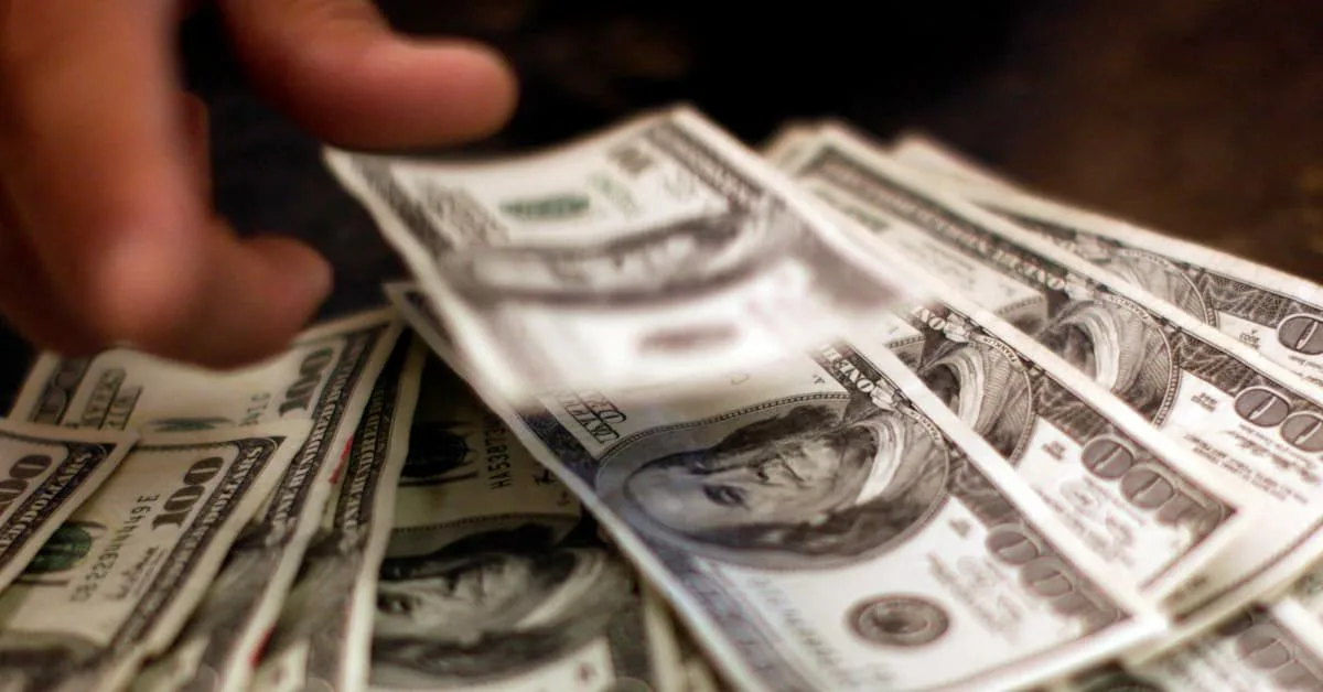 Dólar fecha a R$ 5,1254 após decisão sobre investigações do Banco Master