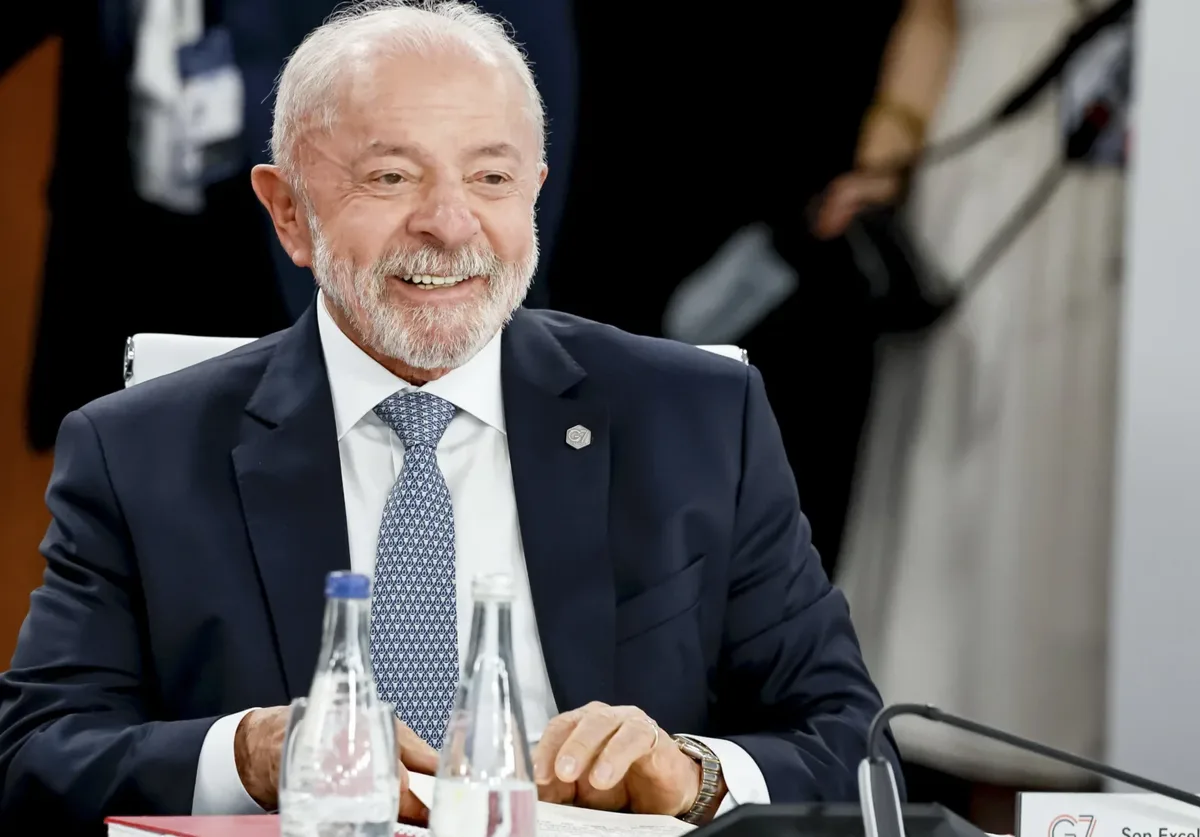 Renan Santos anuncia ação para tentar participar de debate da Globo