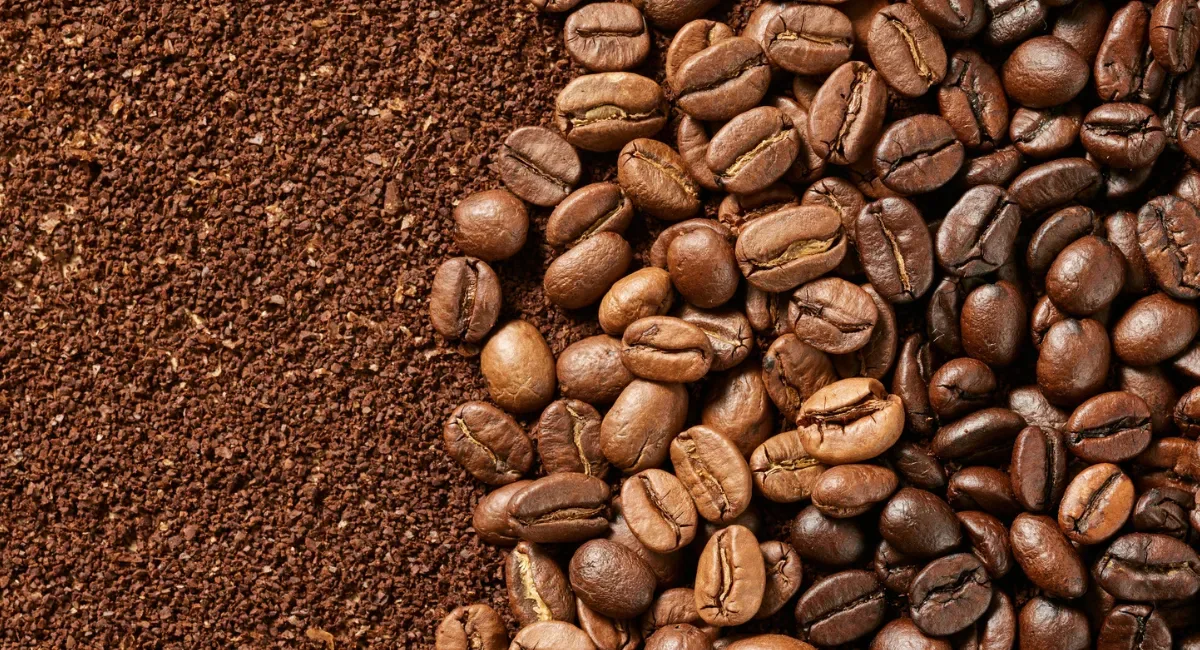 Cacau, robusta e açúcar recuam em Londres com oferta no radar