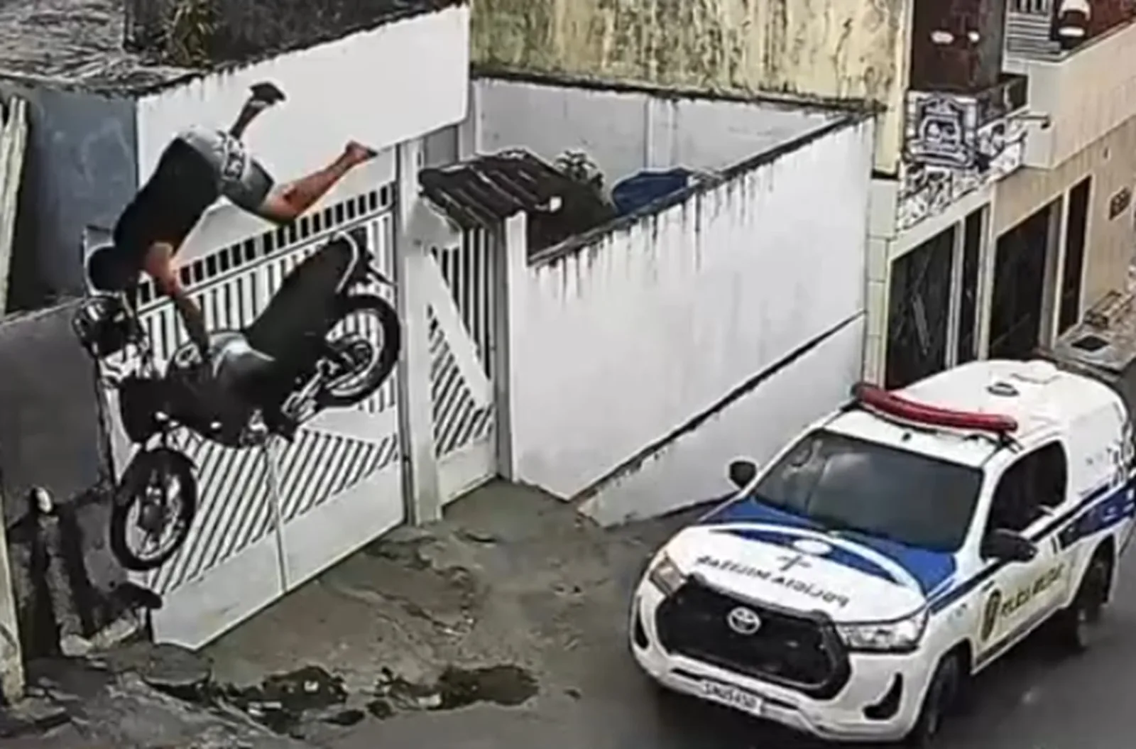 Piloto de 22 anos morre após queda durante fuga de abordagem policial