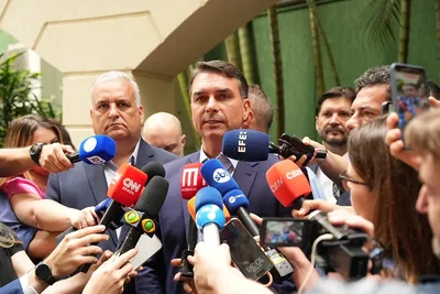 Flávio Bolsonaro critica Alcolumbre e aponta possível articulação contra candidatura