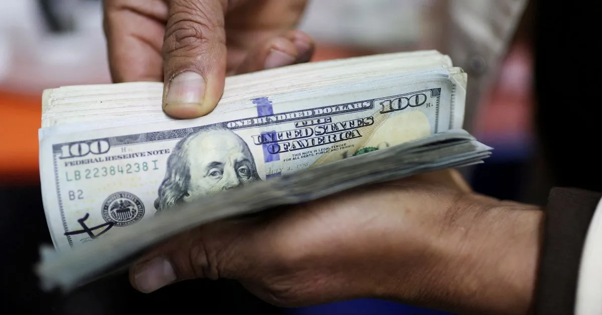 Câmbio termina setembro com alta de 0,71% após sessão volátil