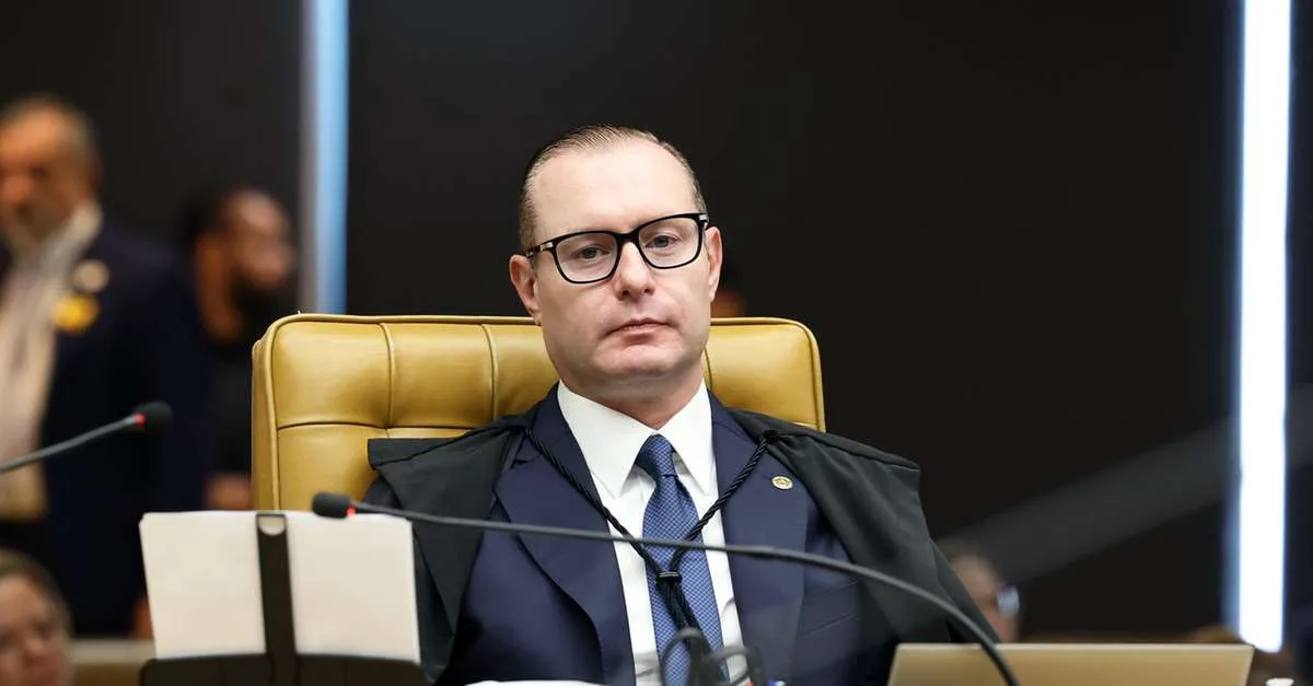Zanin defende análise conjunta de casos envolvendo Moraes e Mendonça no STF