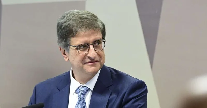 Delegados pedem afastamento de Gonet de apuração sobre diálogos com Vorcaro