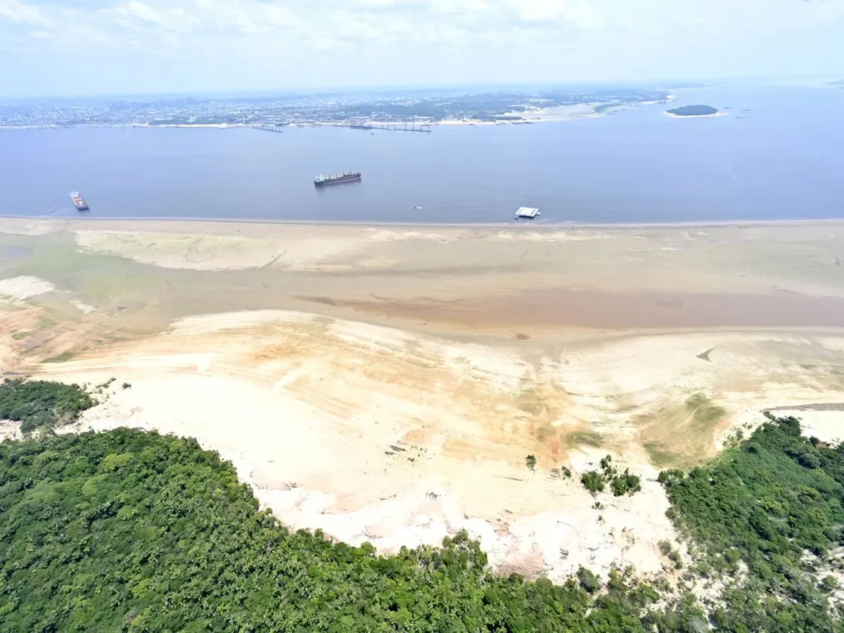 Amazonas decreta emergência e prepara ajuda para comunidades ribeirinhas