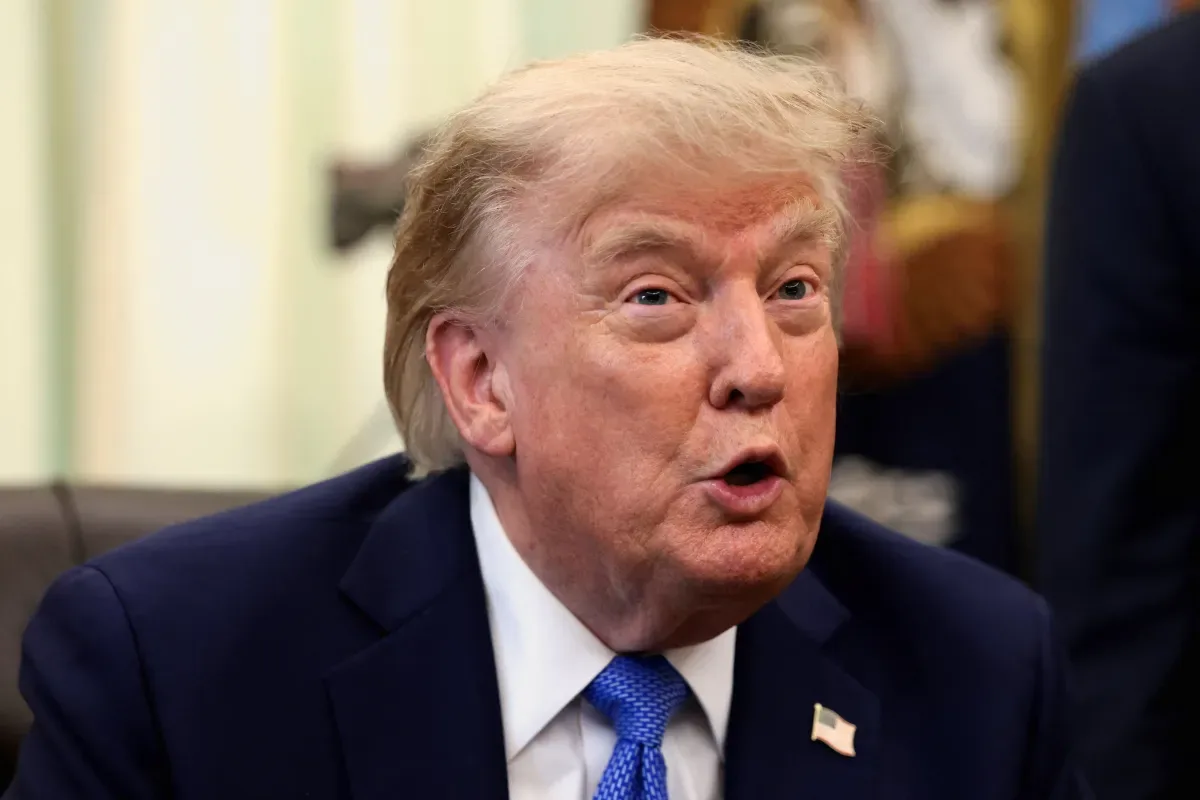 Trump faz juramento com republicanos e cobra voto nas eleições de novembro