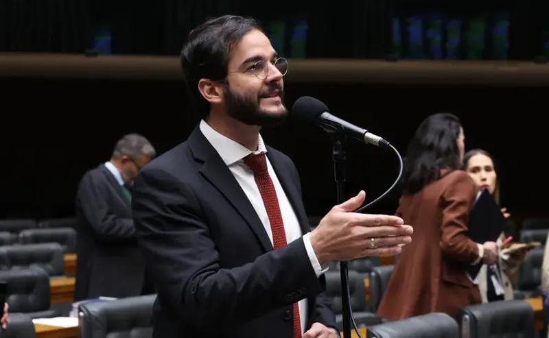 Túlio Gadêlha responde a provocações sobre Fátima Bernardes e William Bonner