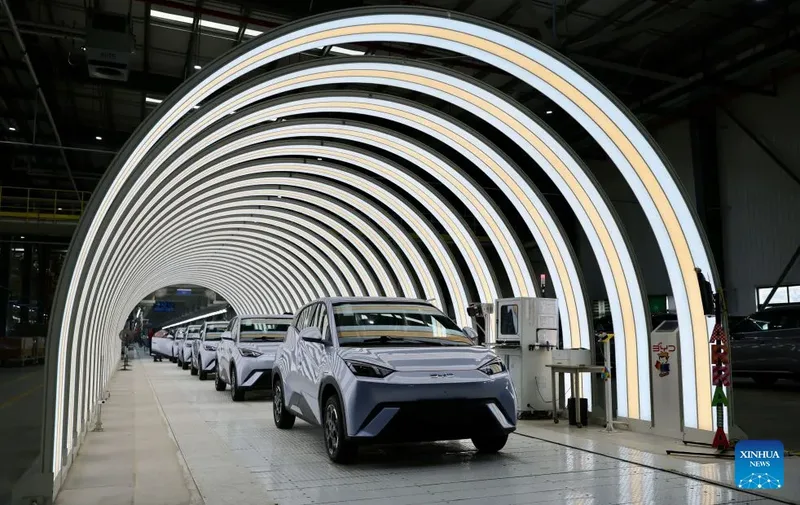 BYD chega a 8,5 mil empregados na fábrica de Camaçari
