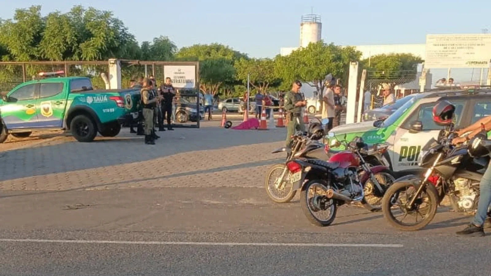 Homem de 20 anos é morto a tiros diante de fábrica em Tauá