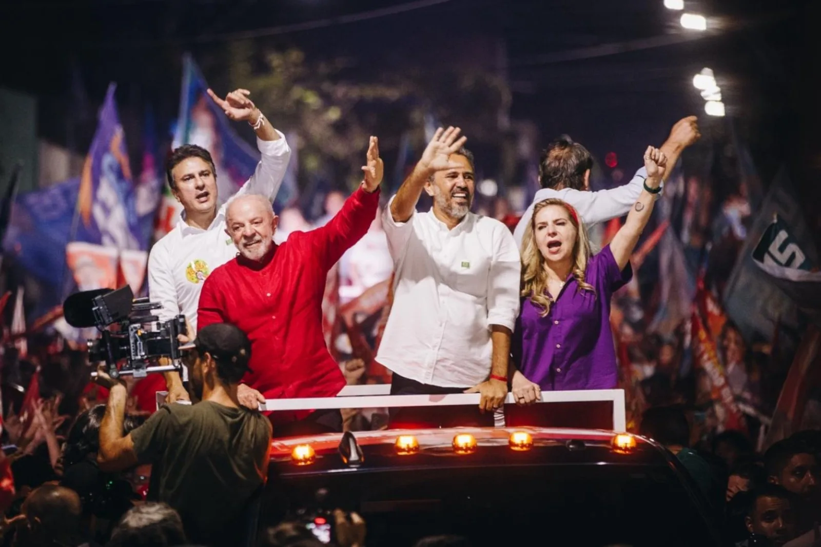 Elmano e Lula fazem caminhada de campanha em Juazeiro do Norte