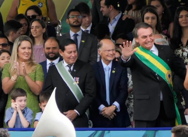 Mentor religioso da família Bolsonaro diz que lei que estabelece Aparecida como padroeira do Brasil é ilegal