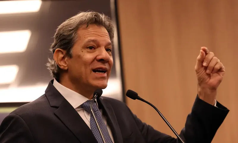 Haddad usa sabatina para contestar privatizações e cobra revisão de contratos