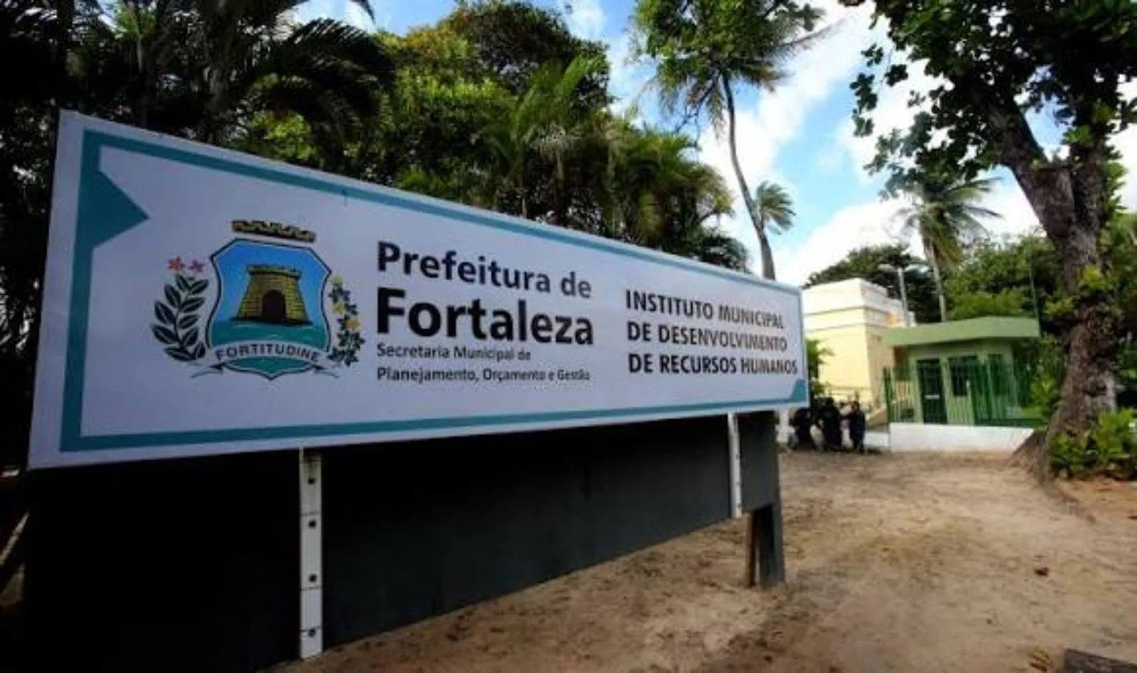 Fortaleza abre 50 vagas em cursos de idiomas para motoristas mulheres