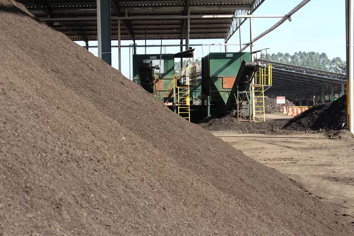 Lodo tratado vira insumo agrícola, mas cadeia ainda busca escala no Brasil