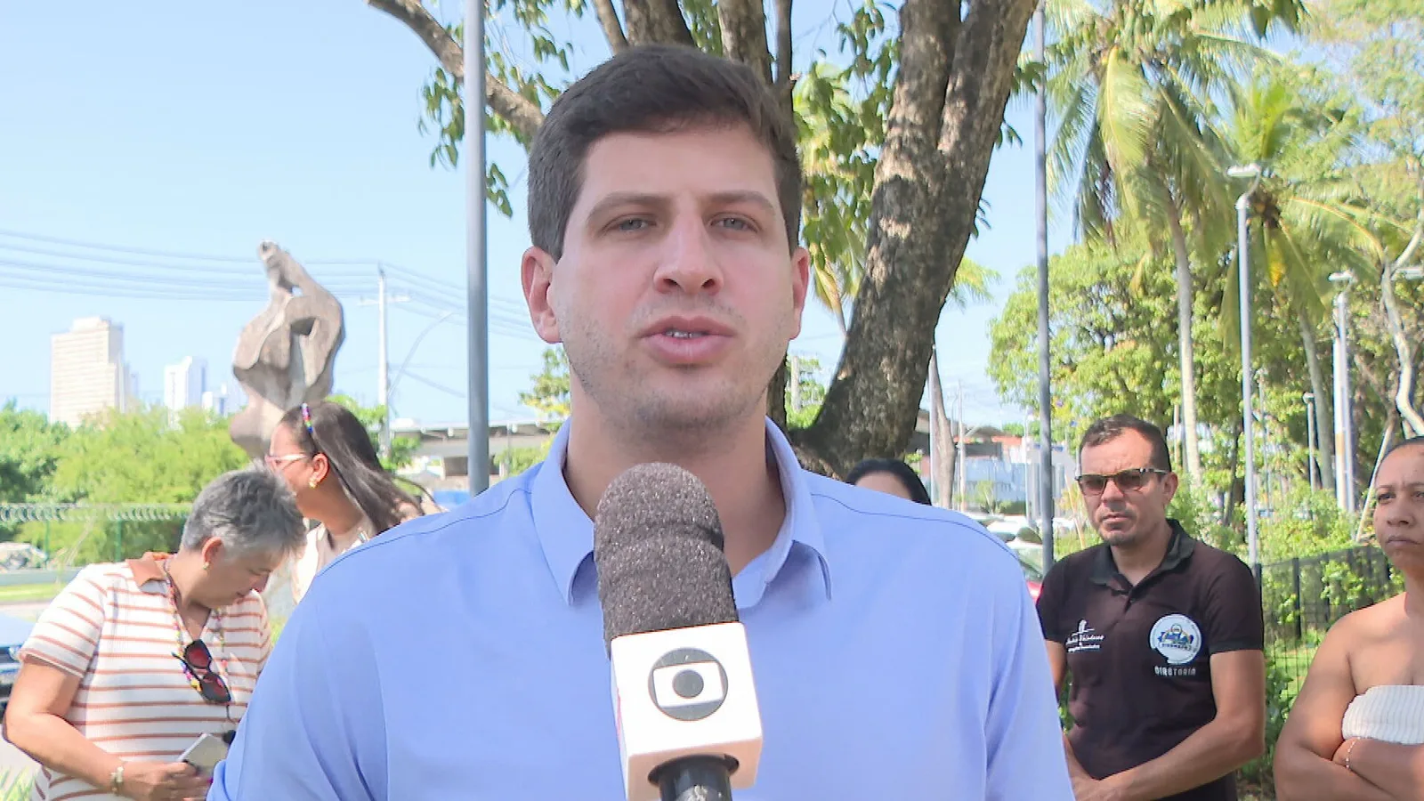 João Campos promete isenção de IPVA para motoristas de aplicativo em Pernambuco