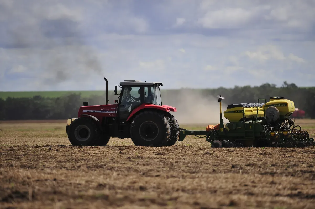 Exportações de máquinas agrícolas avançam no ano, mas recuam em agosto