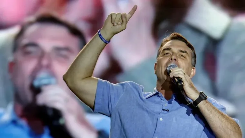 Quem é Robson Calixto, o miliciano que cobrou emenda de Flávio Bolsonaro