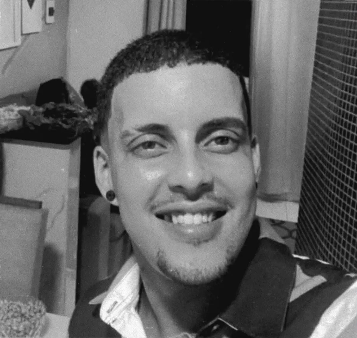 Caminhoneiro é morto a tiros por PMs dentro de casa no Recife