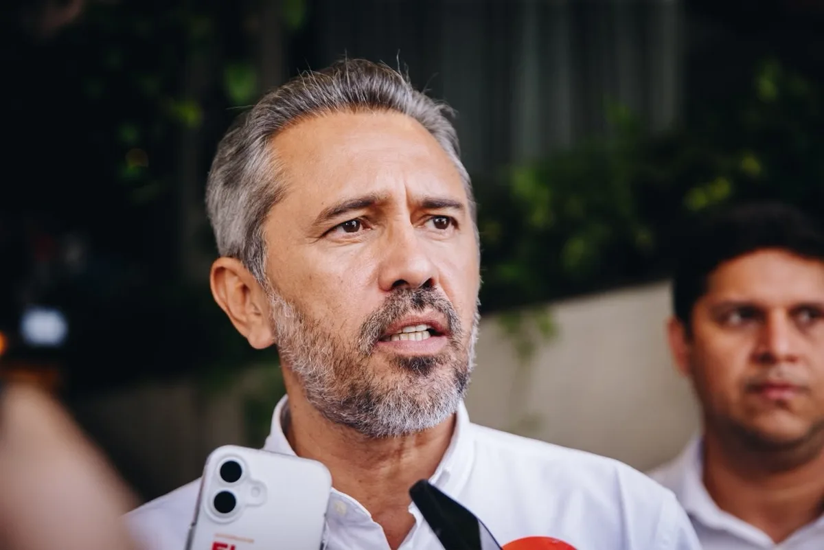 Elmano propõe ampliar centros de referência LGBT no interior do Ceará