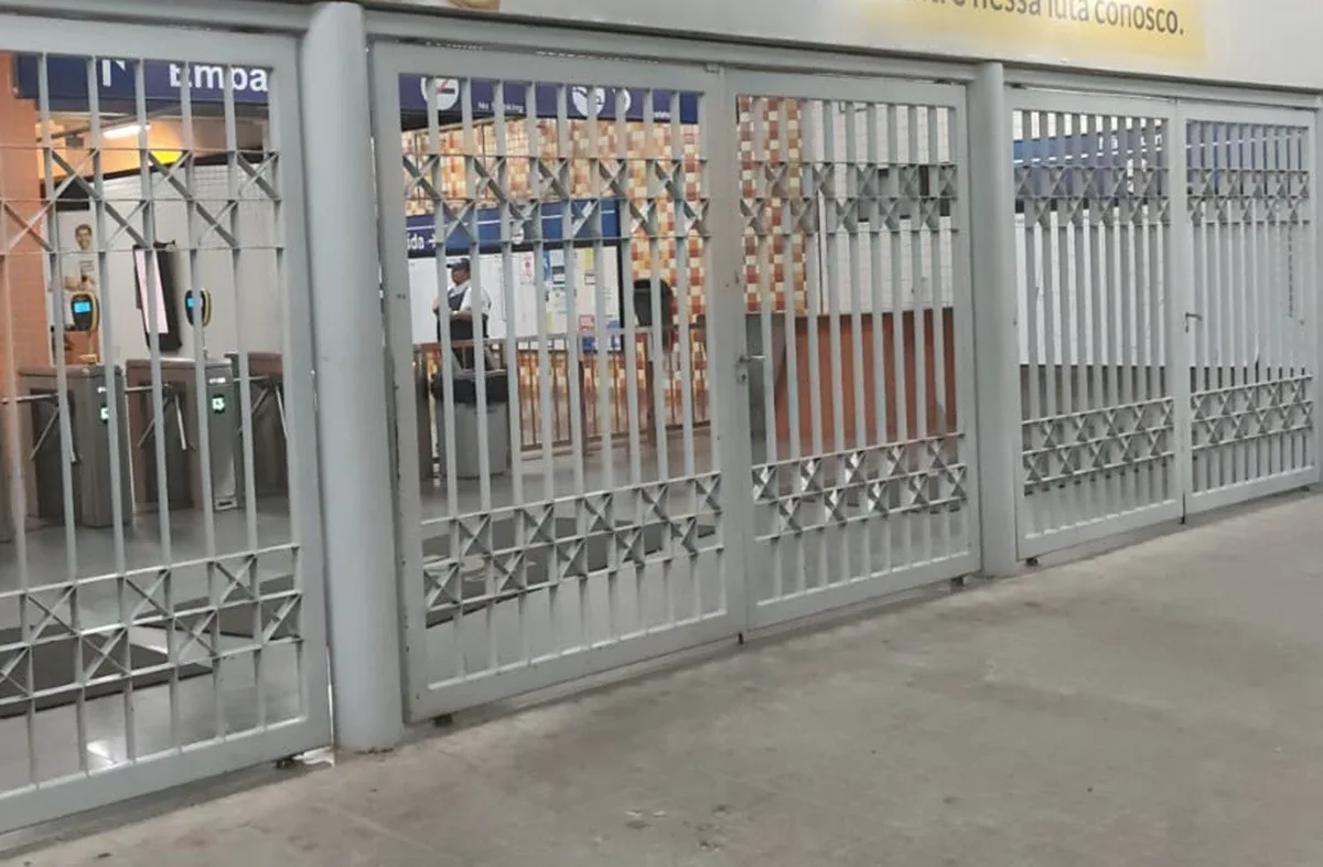 Falha elétrica fecha 12 estações da Linha Sul do Metrô do Recife