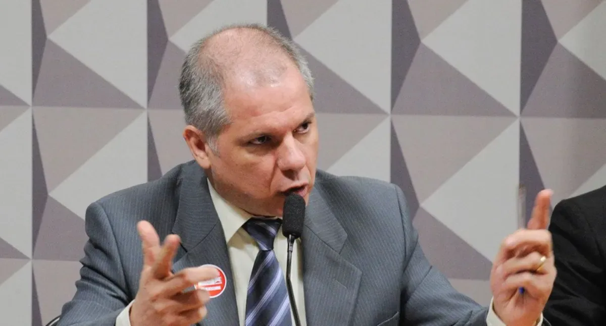 Defesa de ex-presidente do INSS espera revisão de prisão por Mendonça
