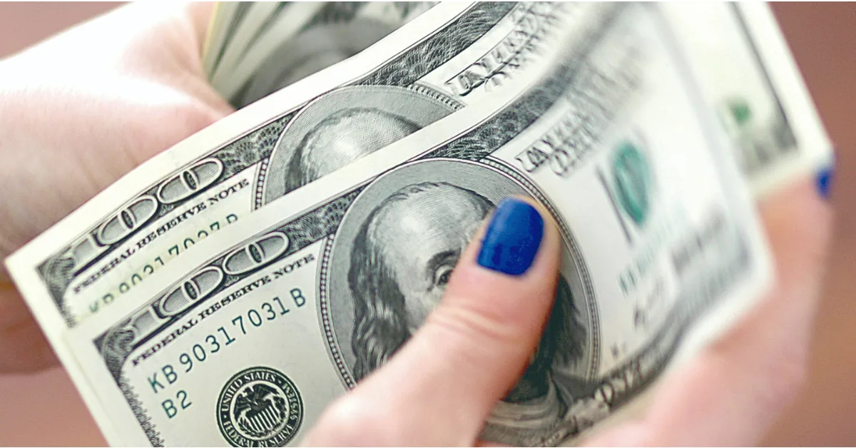 Dólar encerra sessão a R$ 5,2265 após avanço global da moeda
