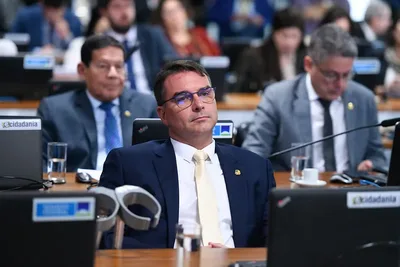 STF abre investigação sobre Flávio Bolsonaro por financiamento de filme