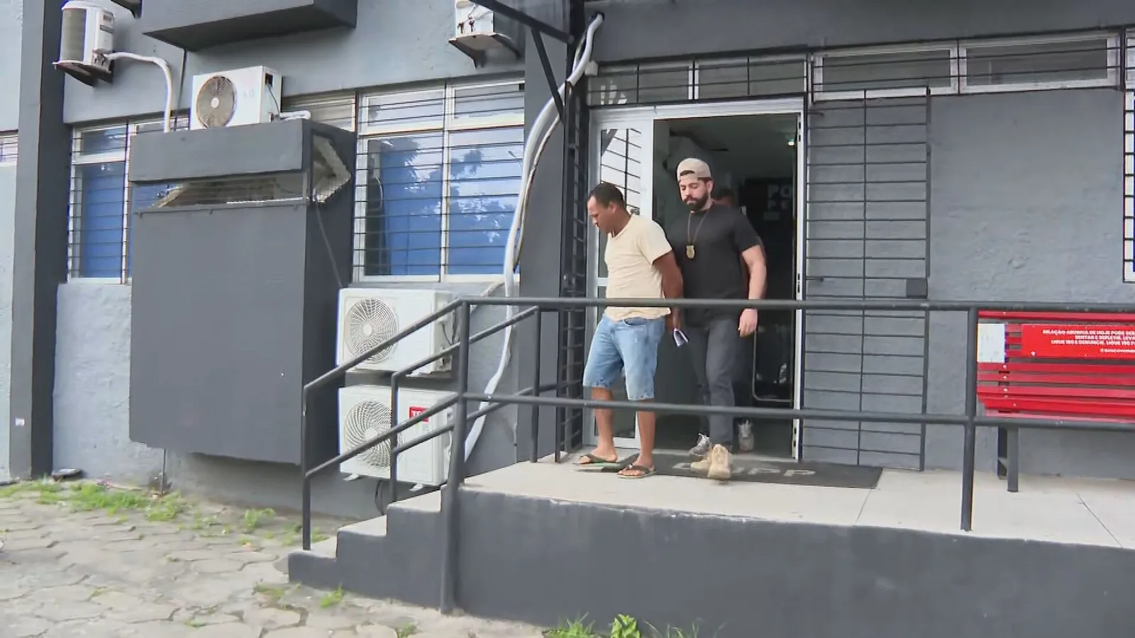 Homem é preso após bebê morrer em queda de moto em Jaboatão dos Guararapes