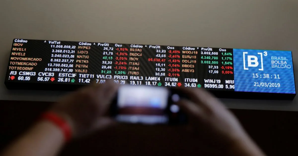 Ibovespa fecha estável após alta semanal impulsionada por cenário eleitoral