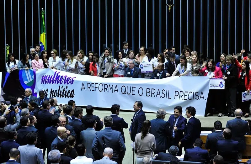 Mulheres são 34,35% das candidaturas no RS nas eleições de 2026