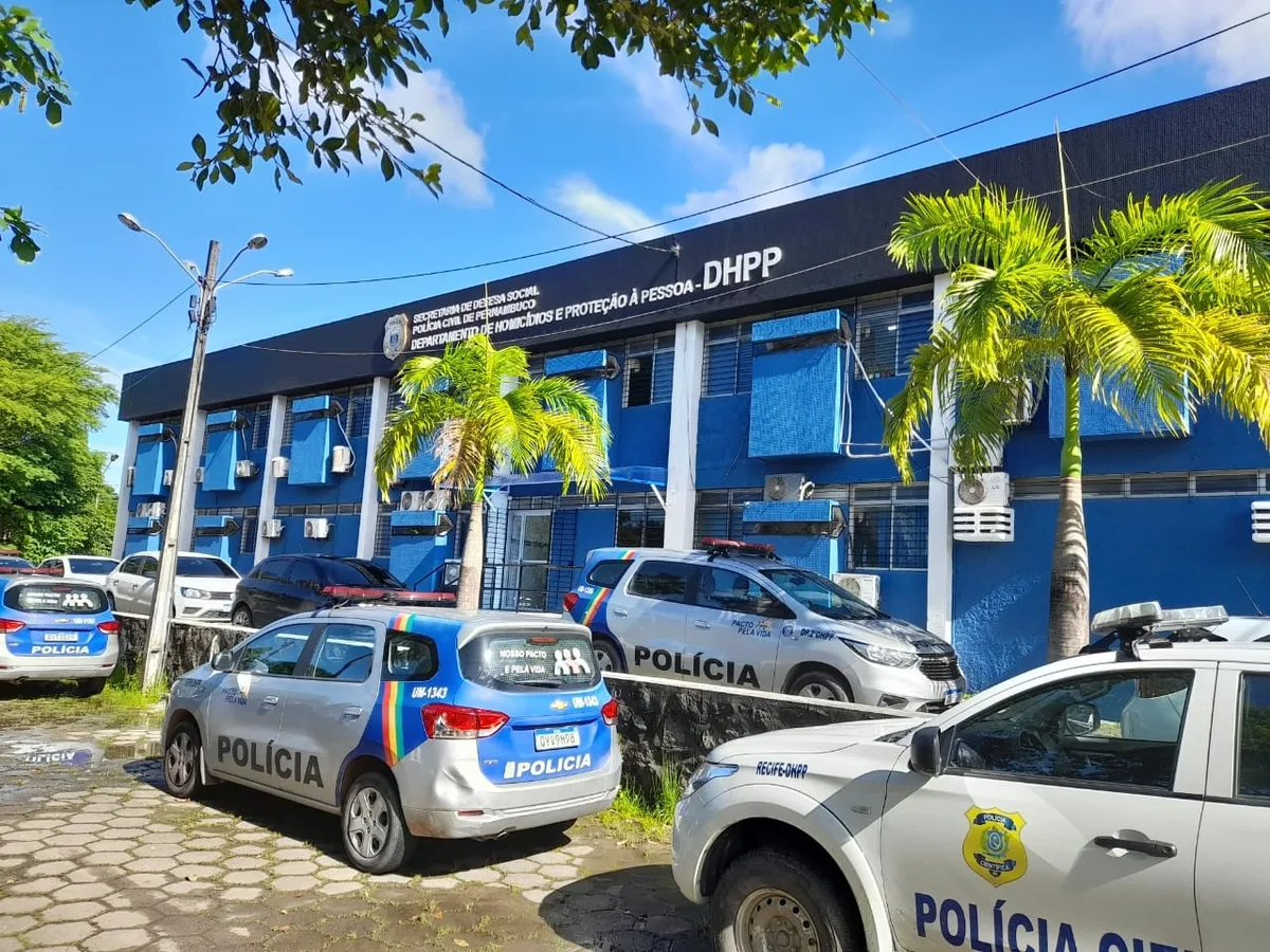 Passageiro com mandado por homicídio é baleado em Olinda