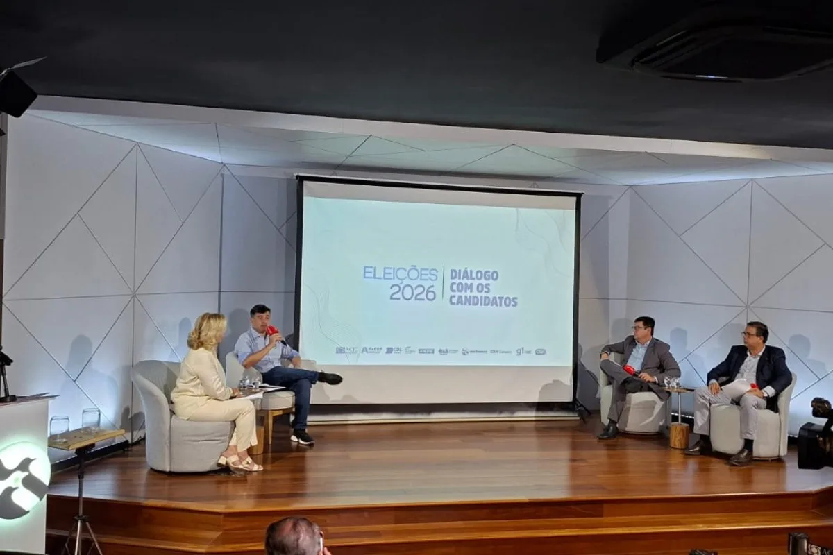 Eduardo da Fonte participa de sabatina eleitoral; Túlio Gadêlha não comparece