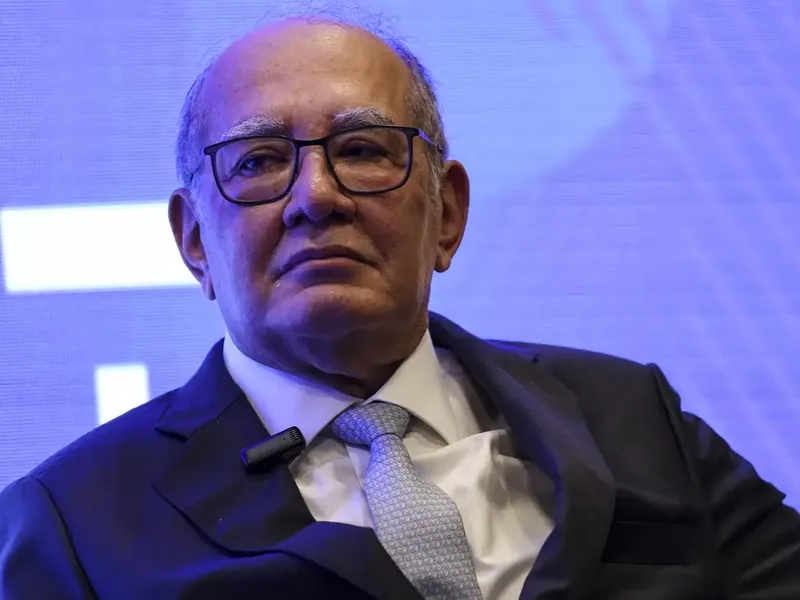 Gilmar Mendes mantém quebra de sigilos de ex-assessora de Flávio Bolsonaro