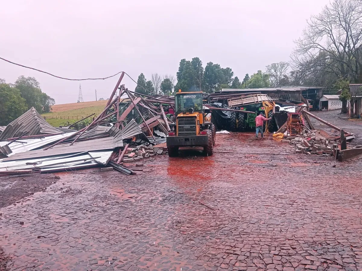 Tornados deixam 266 pessoas afetadas e causam perdas em áreas rurais do Paraná