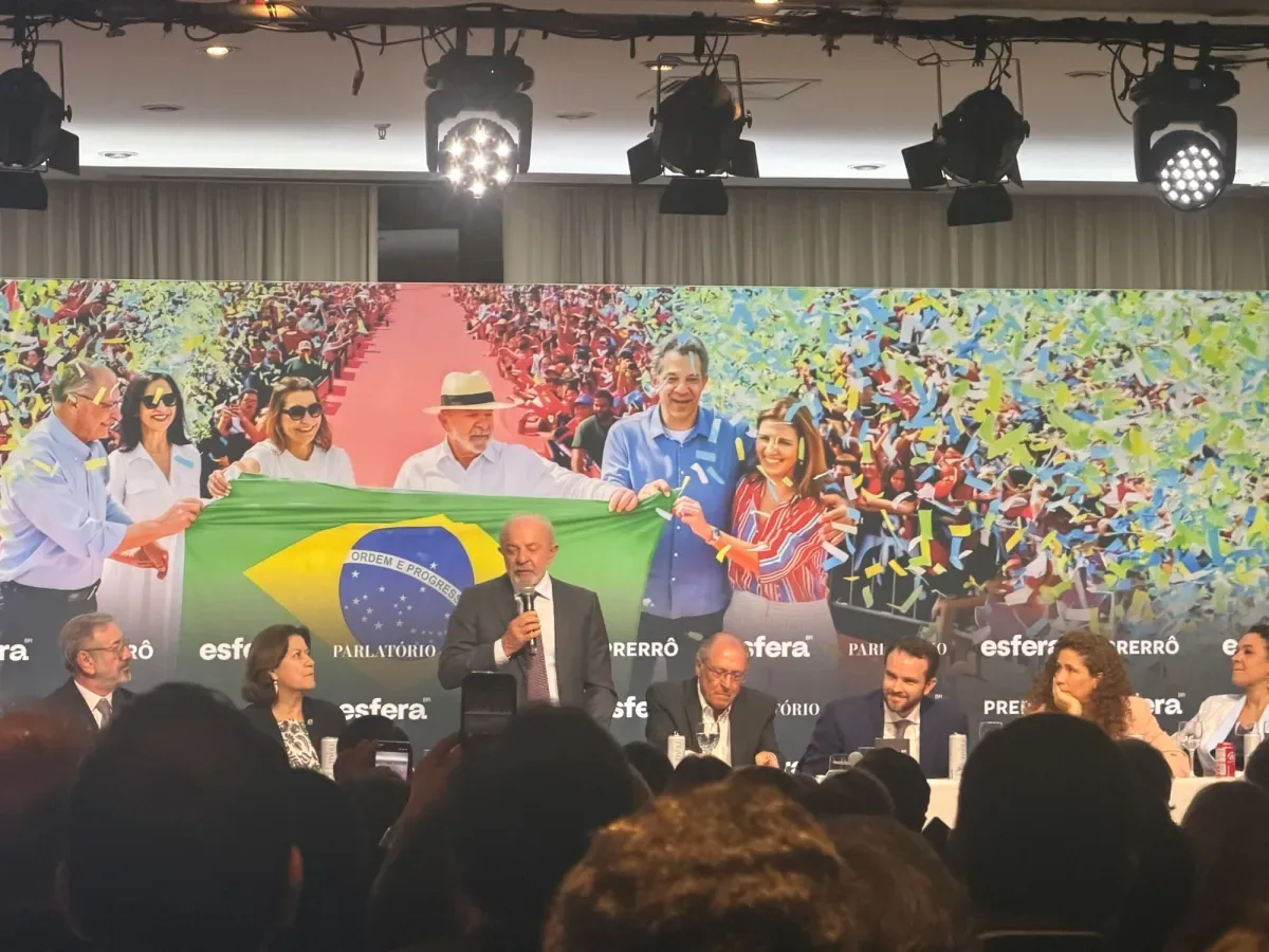 Lula diz que equilíbrio fiscal é obrigação do governo em encontro com empresários