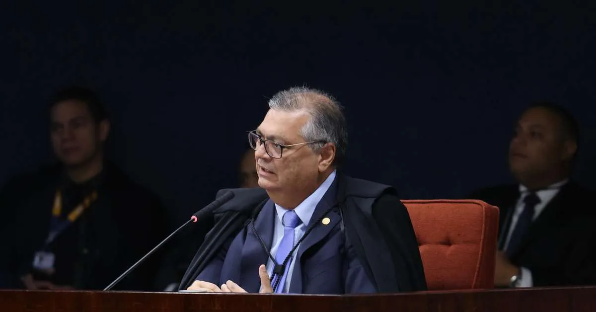 Dino critica possível investigação sobre Moraes e Vorcaro no STF