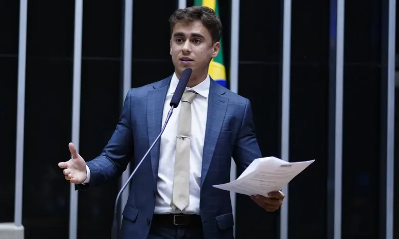 Ministra do TSE ordena exclusão de vídeo publicado por Nikolas Ferreira